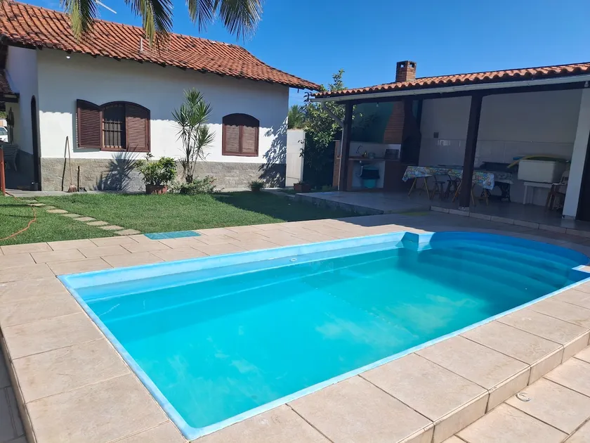 Cozy house with a beautiful backyard, 200 meters from the beach - Image 1