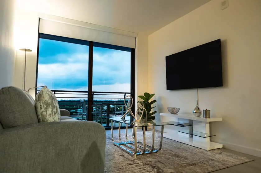 Spectacular and cozy unit 818 - Image 1
