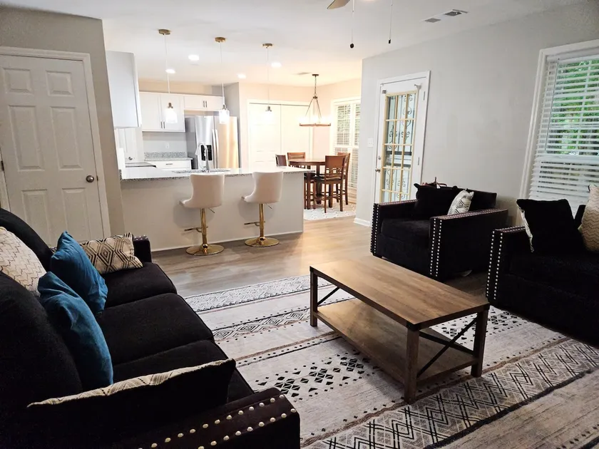 Beautiful Cozy 4 bedroom House - Image 1