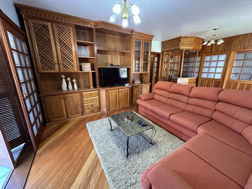 Schuh Residence - Image 1
