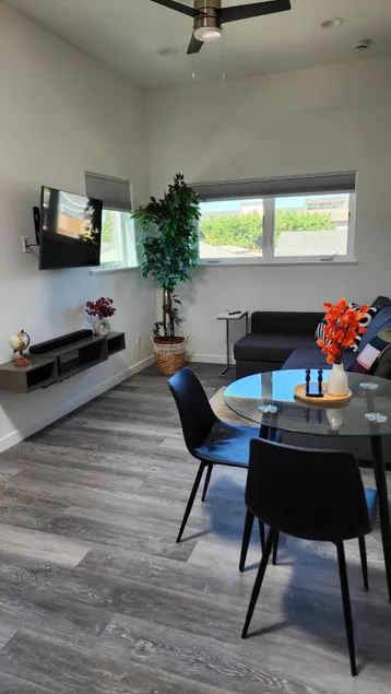 Modern Furnished Retreat - Image 1
