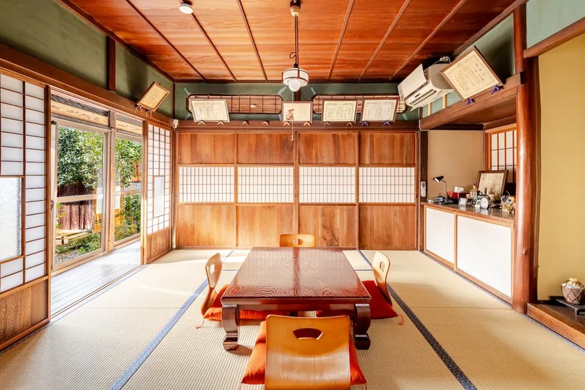 Ancient house for rent/10 minutes from Chogatake Station/Parking lot/Fully equipped kitchen/Cypress bath/WiFi/Bicycle/BBQ available/English support - Image 1