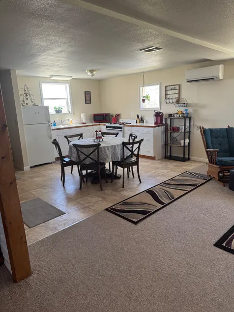 Cozy Country Cottage - Image 1