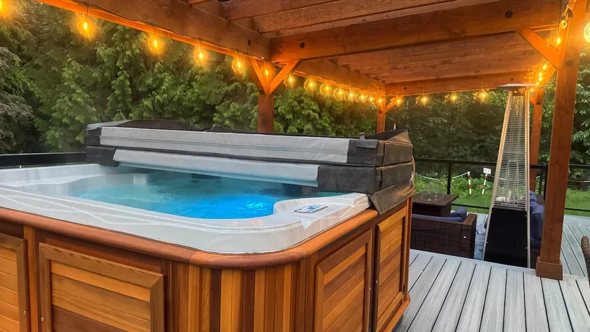 Luxury Resort Steps from Langley Event Centre - Image 1