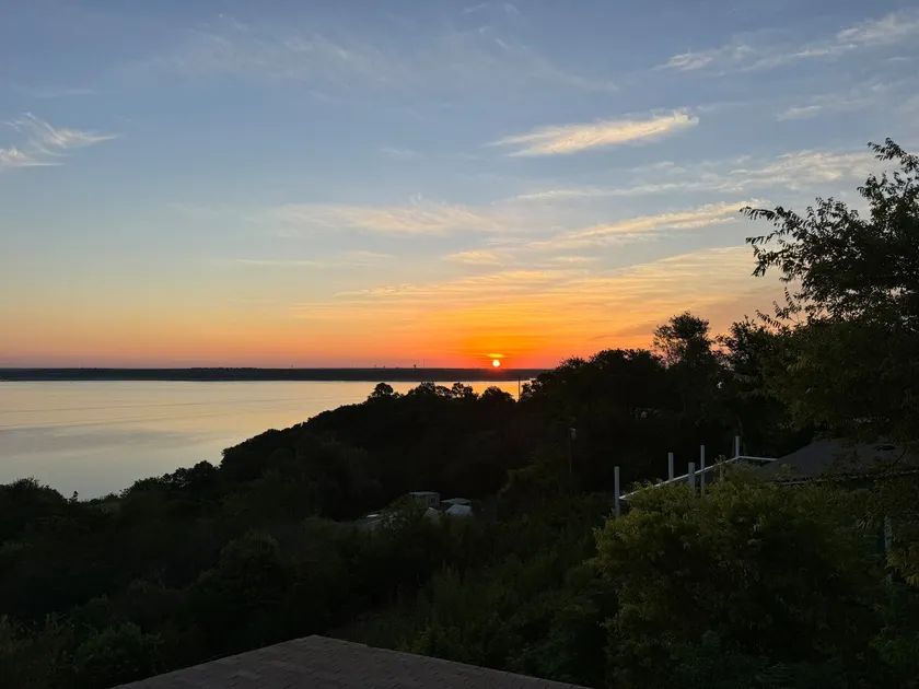 Lakeview Fishing Cottage 3 - Image 1