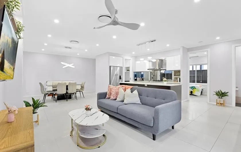 New 5 bedroom Single story house - Image 1