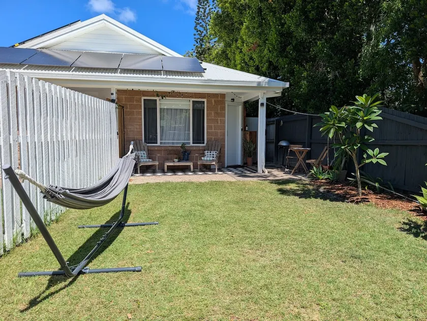 Garden Studio, Walk to the Beach - Image 1