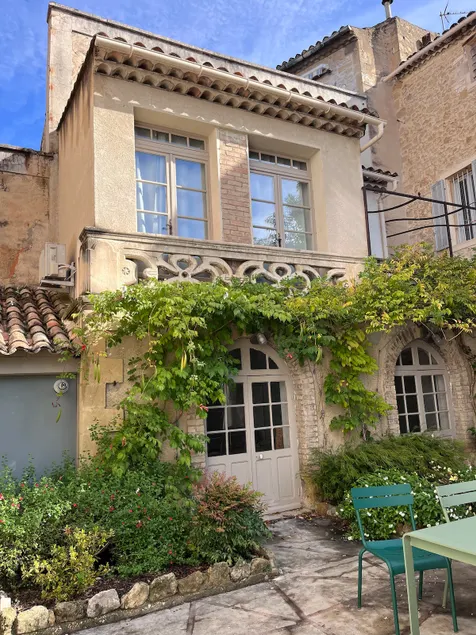 Provençal oasis in the city - Image 1
