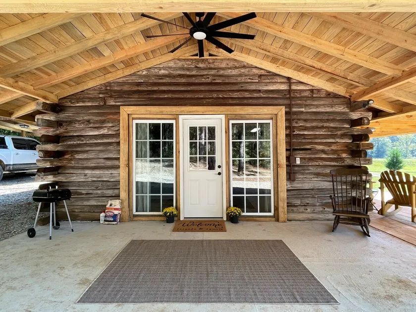‘Secluded Cabin built by Grandfather in the 70’s’ - Image 1