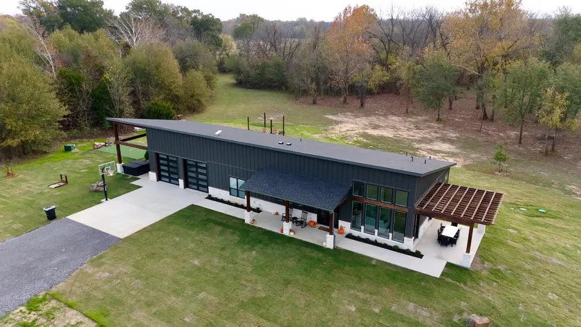 Hillside Hideaway - Image 1