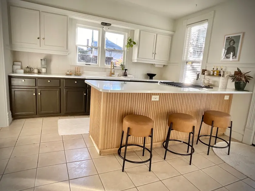 Modern comfort in the heart of Cherry Hill - Image 1