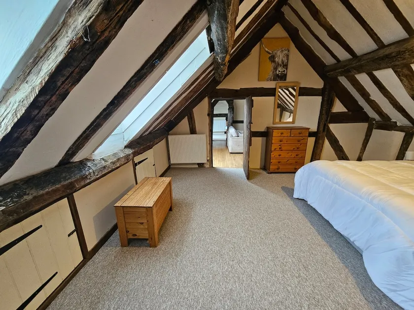 Oaklands Annex - Image 1