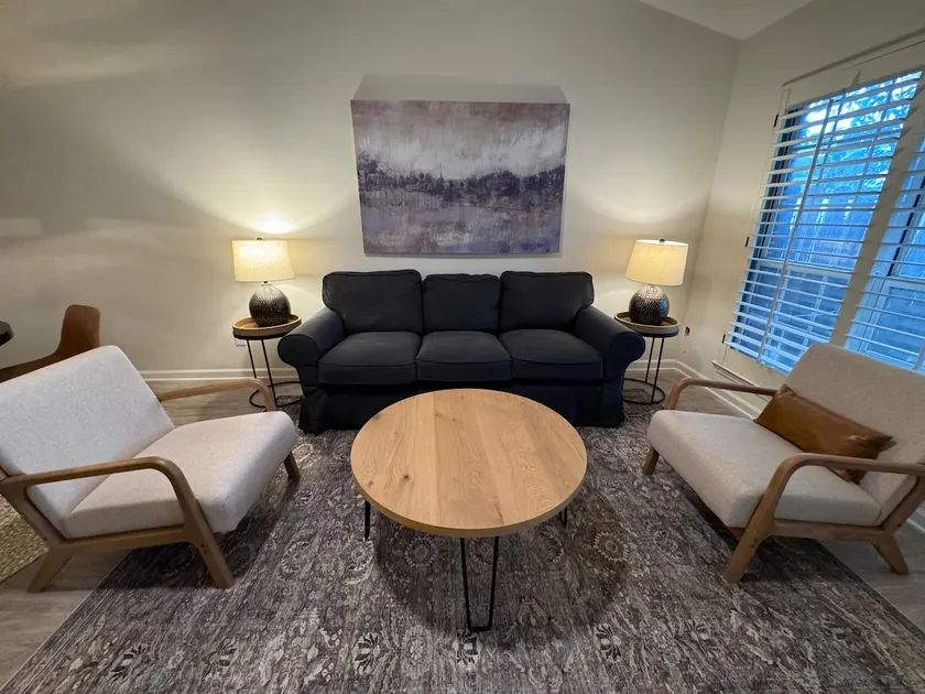 Charming and Safe- Masters Townhouse! 1.3 miles - Image 1