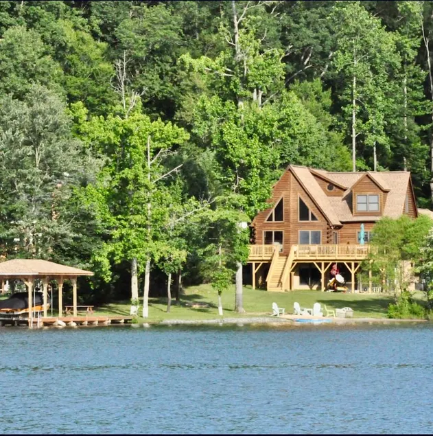Gorgeous Lakefront Log Cabin w/Pvt Beach & Hot Tub - Image 1