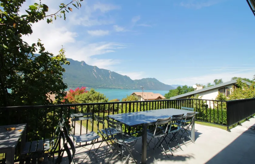 Comfortable villa with a view of Lake Bourget - Image 1
