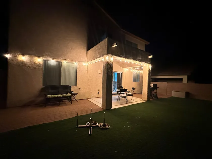 Vintage wall, quiet, convenient, family friendly - Image 1