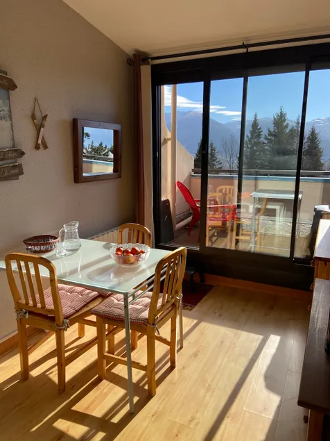2-room apartment with view - Image 1