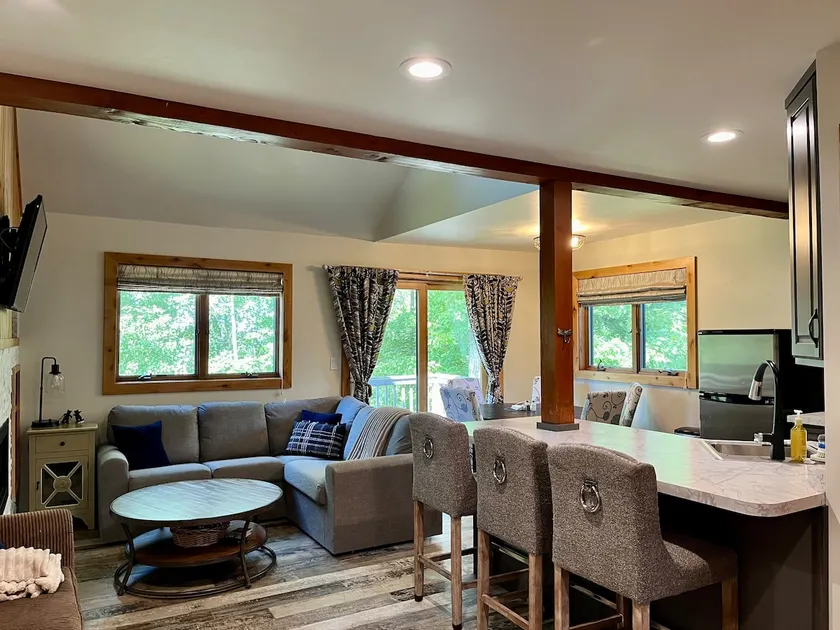 Ski-in/out condo - Image 1