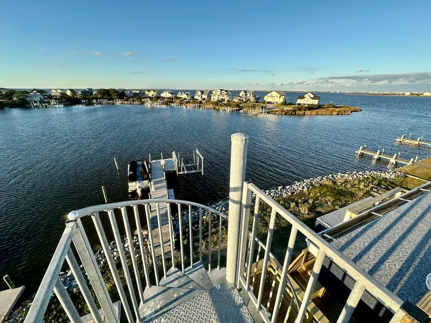 The Ripple Effect: Where Waterfront Memories Begin - Image 1