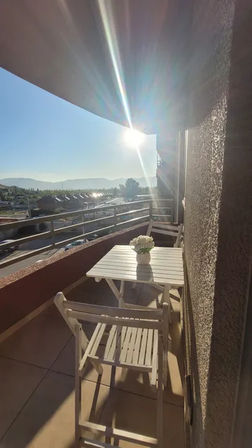 Spacious, family-friendly and safe, 3 bedrooms, 2 bathrooms, 5 people. - Image 1