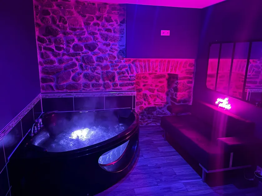 Intimate and cozy / private spa - Image 1
