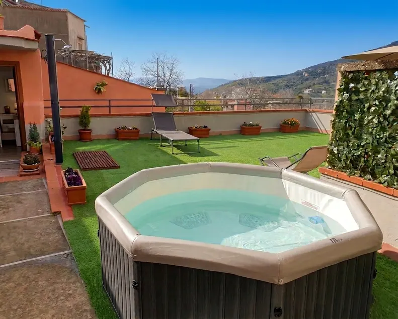 Terrace Retreat with Private Hot Tub near Sorrento - Image 1