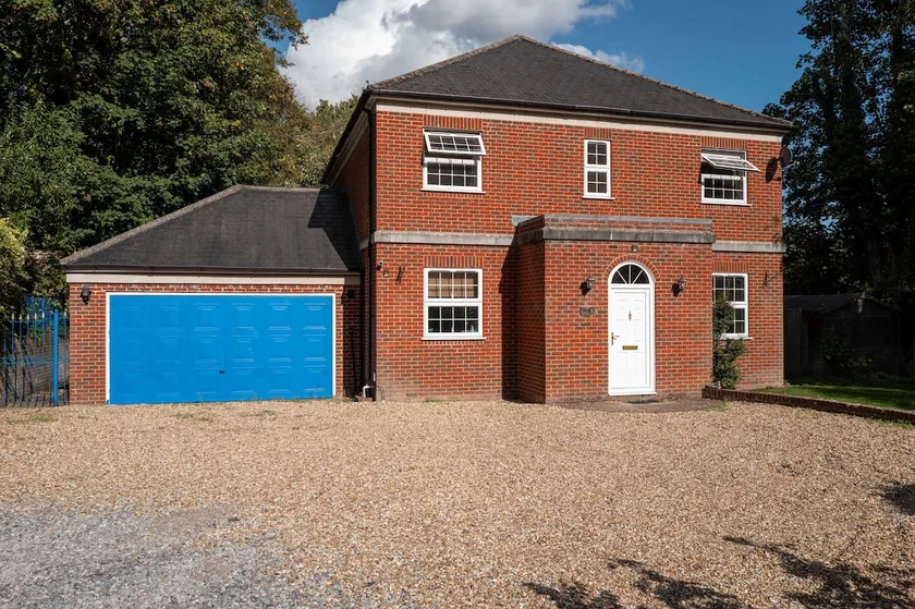 Central Tunbridge Wells Stylish & Spacious for 10 - Image 1