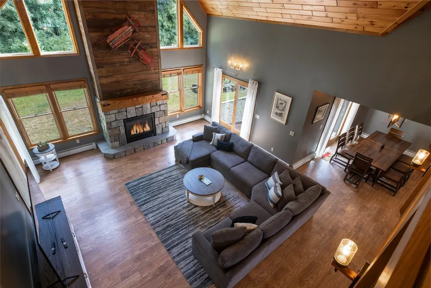 Hilltop Hideaway- 5 Minutes to Lake, Pet Friendly - Image 1