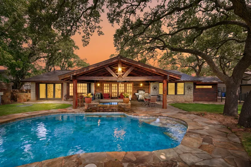 Golf Course Oasis in Lakeway - Image 1