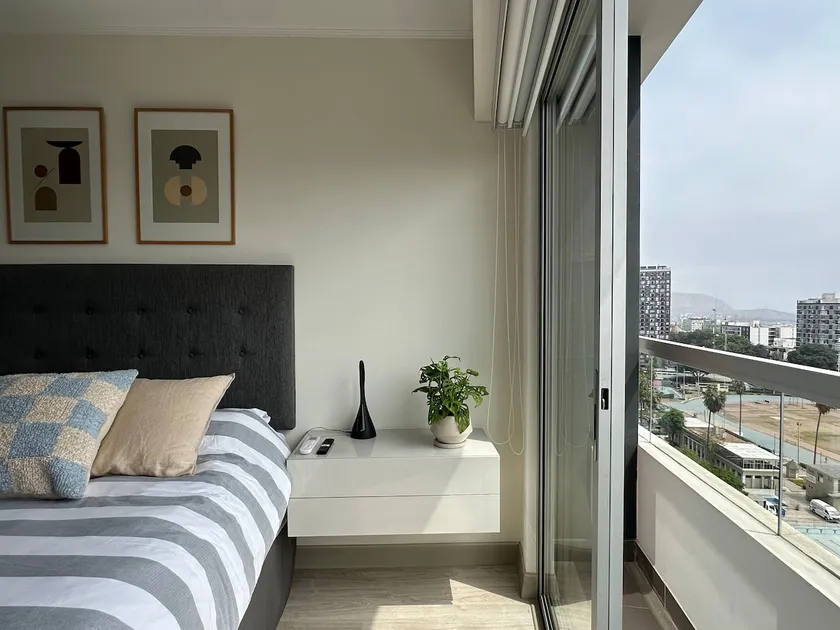 W/AC. Flawless. With Modern Lima panoramic views! - Image 1