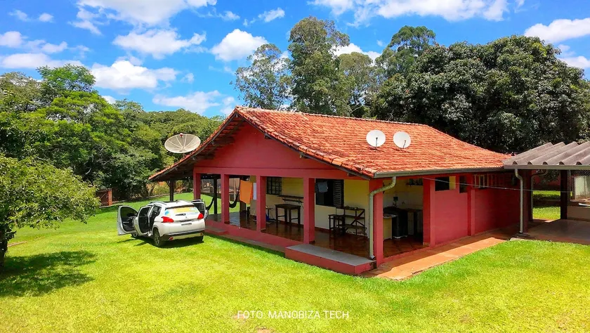 Ranch on the edge of the Salto do Paranapanema Waterfall - Image 1