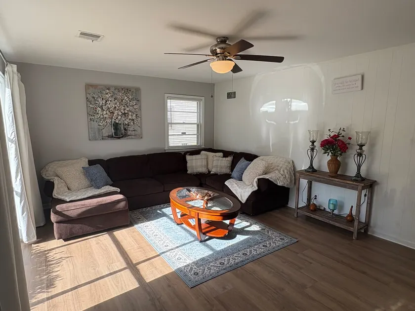 Charming 3-Bedroom Retreat in the Heart of Wichita - Image 1