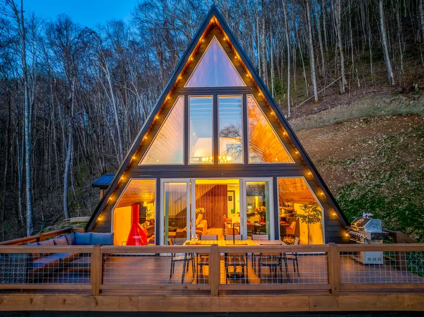 Smoky Mountain Views, Hot Tub, Game Room, Theater - Image 1