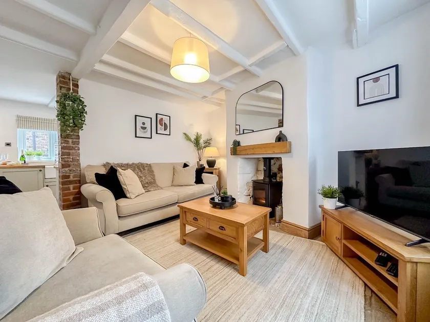 Charming cottage - Image 1