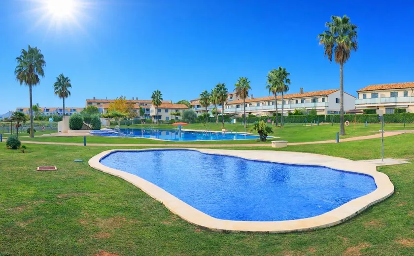 Your Dream Place: Premium Lifestyle, Pool & Comfort - Image 1