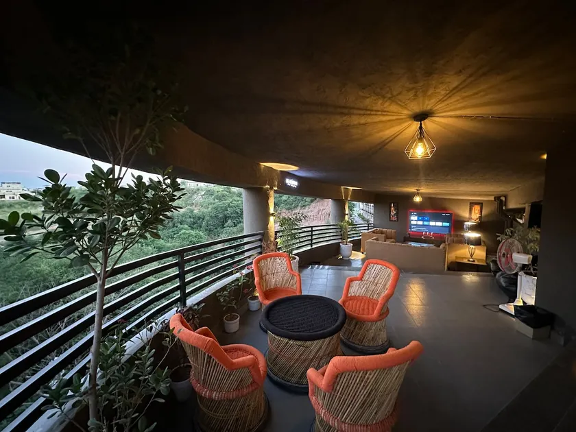 Styl Forest-View Loft with Priv Terrace Prime Loc - Image 1