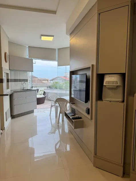Downtown and Waterfront Apartment - Image 1