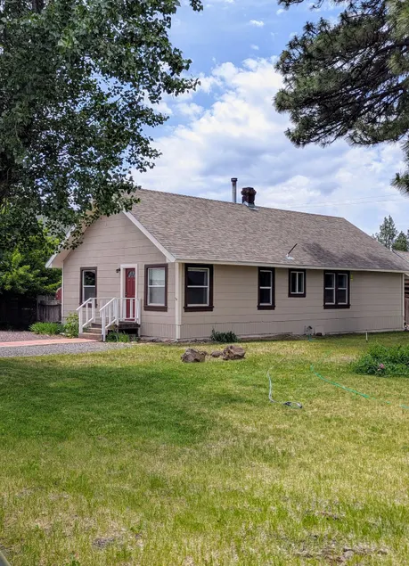 Simply cozy, well established home on double lot - Image 1