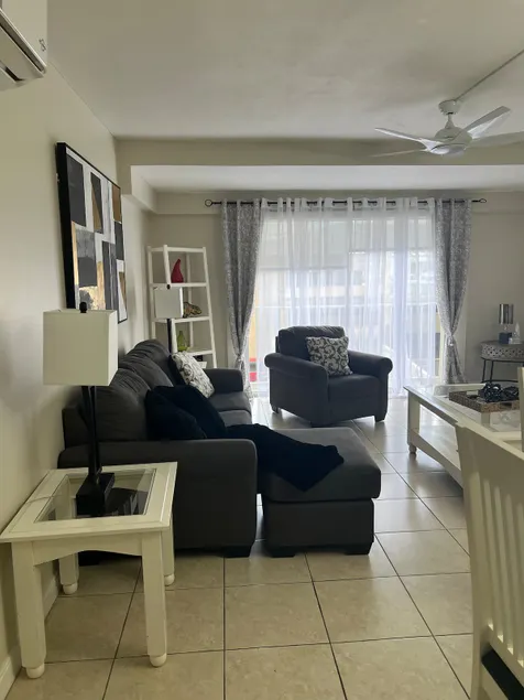 Chic & Cozy Kingston Apartment - Image 1