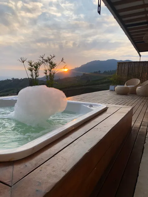 5 Star Luxury Villa + WiFi + Jacuzzi + Breakfast @ Pereira - Image 1