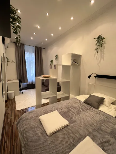 Cool! Downtown Apartment - Image 1