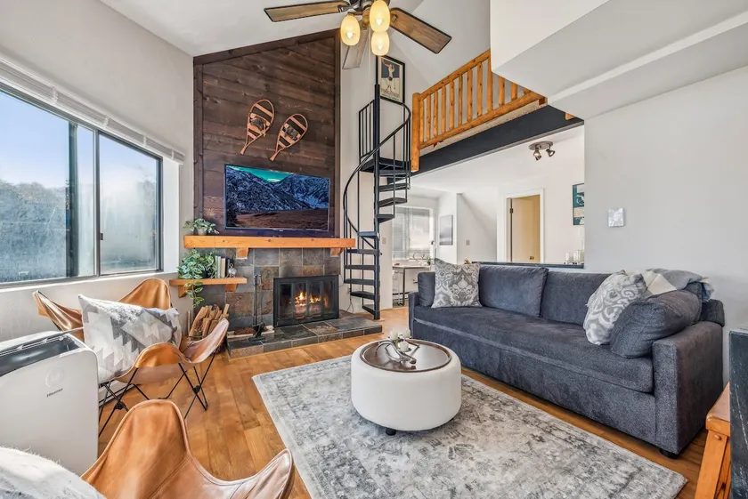 Hidden Valley - Walk to Slopes and Pool - 2 BR with Fireplace + WIFI - Image 1