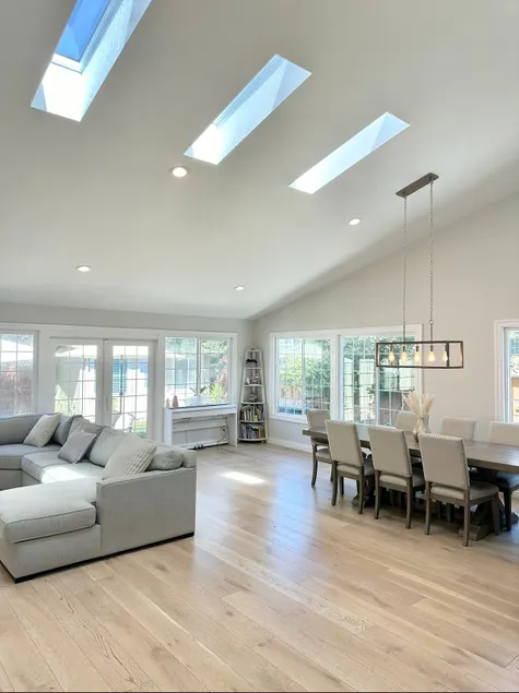 Family Home w/ Gym & Office in Prime Location - Image 1