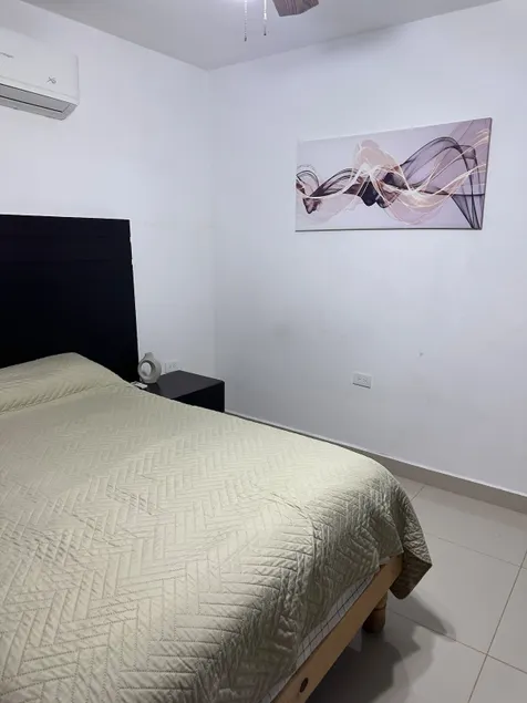 4 Elegant Apartment - Image 1