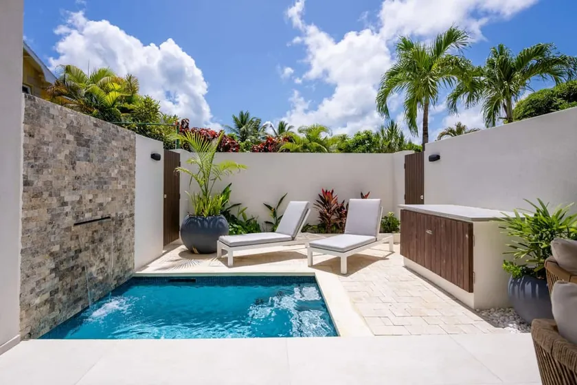 Beautiful 2 Bed Home in Holetown Near The Beach - Image 1