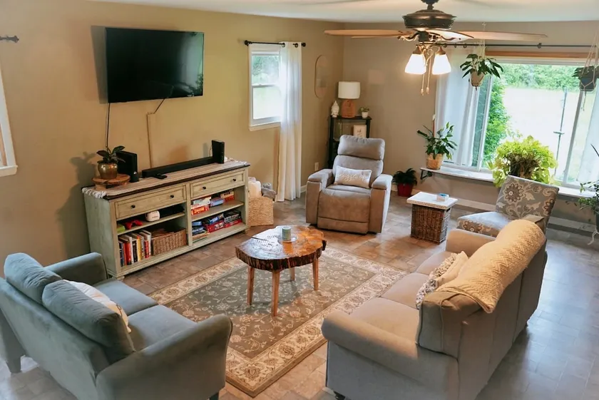 Pug Cottage - Image 1