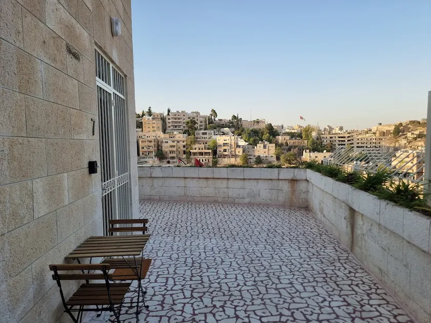 Downtown Living | Scenic Urban Suite - No.7 - Image 1