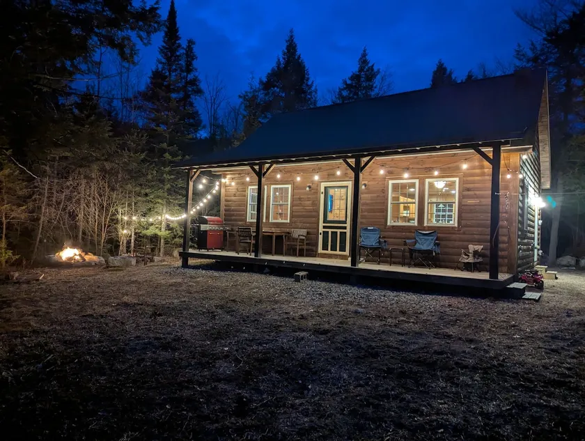 Quiet, Cozy Cabin Tucked in the Woods - Image 1