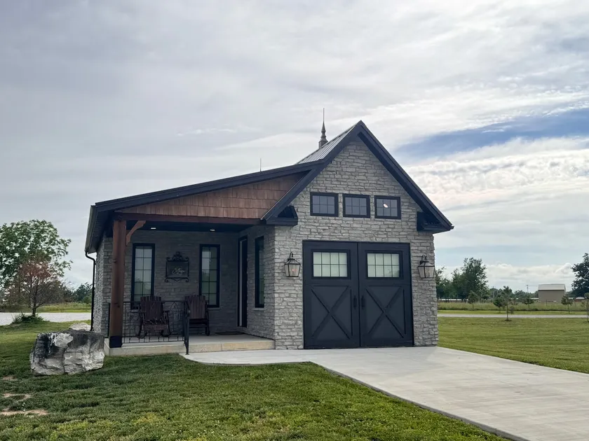 Courtside Cottage - Image 1