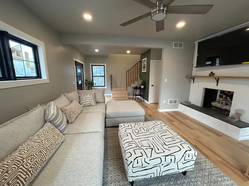Park Place|6 Bed 2 Ba|Hot Tub|Downtown Luxury Stay - Image 1